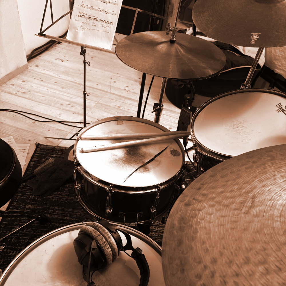 Lionel Friedli — drums